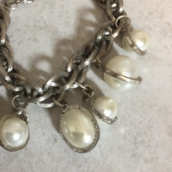 Silver heavy chain with chunky Pearl drop bracelet - Picture 3 of 6